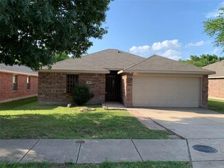 2879 Bronco Dr, Dallas, TX 75237