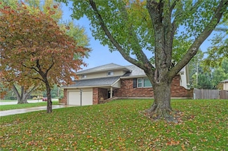 3117 Lakeview Cir, Leavenworth, KS 66048