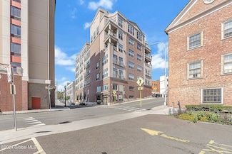 17 Chapel St Unit 702, Albany, NY 12210