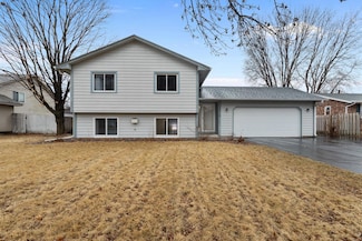 12212 Partridge St NW, Coon Rapids, MN 55448