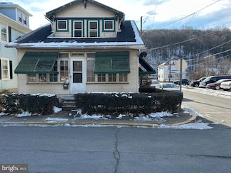 954 Center St, Coal Township, PA 17866