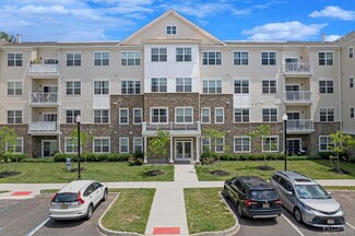 131 Lorhan Dr, Piscataway, NJ 08854