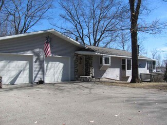 8876 Paradise Trail, Carp Lake, MI 49718