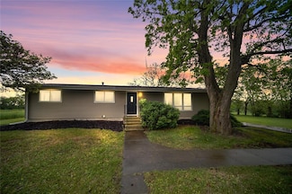517 N 7th St, Knoxville, IA 50138