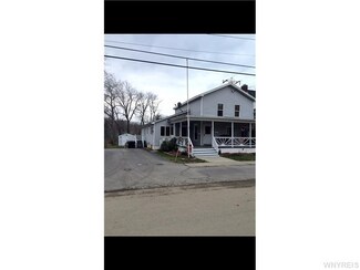 14 Lake Ave, Silver Creek, NY 14136