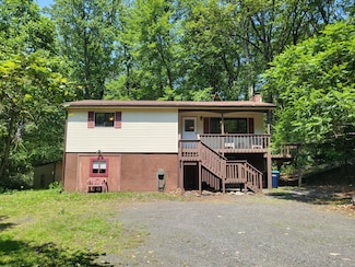 2153 Gravel Rd, Canadensis, PA 18325
