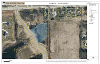 W178N7112 Haven Dr, Menomonee Falls, WI 53051