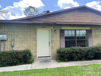 2521 NW 57th Place Unit A, Gainesville, FL 32653