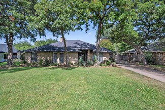 15 Hillcrest Ct S, Roanoke, TX 76262