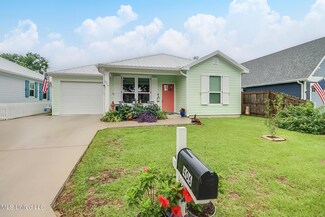 406 Ramaux St, Bay St. Louis, MS 39520