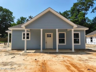 3121 Seahorse Rd, Gautier, MS 39553
