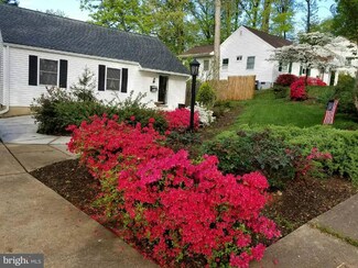 2012 Hileman Rd, Falls Church, VA 22043