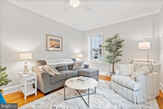 1711 35th St NW Unit 7, Washington, DC 20007