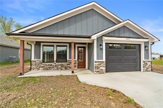 607 W Dryden St, Odessa, MO 64076