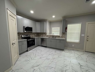 5802 Twisted Pine Ct Unit D, Houston, TX 77039