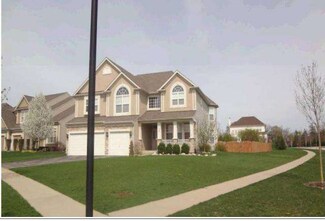 1301 Maple Cir, West Dundee, IL 60118