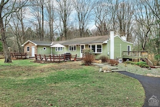 23 Leggett Rd, Ghent, NY 12075