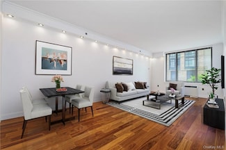 10 City Place Unit 2D, White Plains, NY 10601