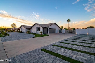 5922 W Michelle Dr, Glendale, AZ 85308