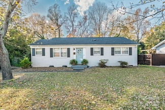 2333 Birchcrest Dr, Charlotte, NC 28205