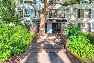 1222 N Olive Dr Unit 213, West Hollywood, CA 90069