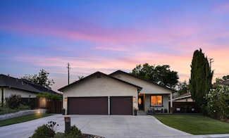 865 Valley Oak Dr, Hollister, CA 95023