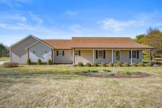 1244 E Gray Ln, Winchester, IN 47394