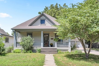 504 E 4th St, Newton, KS 67114