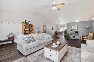 241 Carriage Ln, Twin Falls, ID 83301