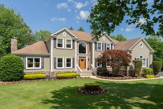 16 Holland Ln, Colts Neck, NJ 07722