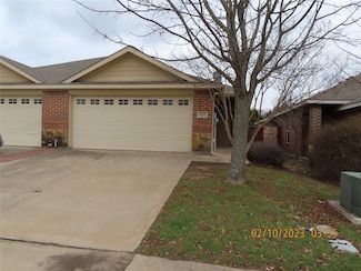334 Armstrong Ln, Lavon, TX 75166
