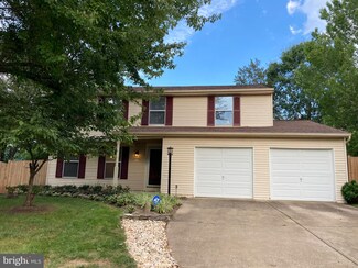 12501 Cliff Edge Dr, Herndon, VA 20170