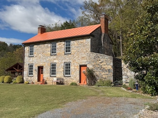 41 Twin Rivers Ln, Glasgow, VA 24555