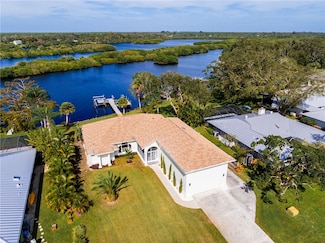48 Sunset Dr, Sebastian, FL 32958