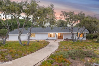 2960 Chandler Dr, Lompoc, CA 93436
