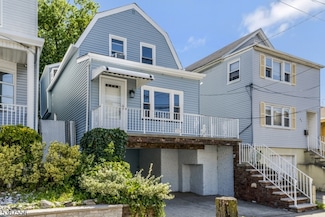 45 E 28th St, Bayonne, NJ 07002