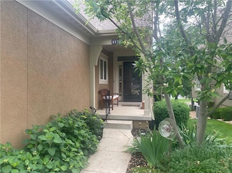 15720 Lowell Ln, Overland Park, KS 66223