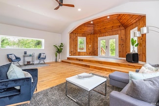 7425 S Harmony Rd, Bloomington, IN 47403