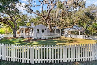 60 Maxwell Ave, Saint Simons Island, GA 31522
