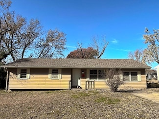 1013 N West St, Nevada, MO 64772