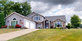 921 Woodhill Ct, Brunswick, OH 44212
