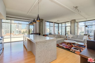 1111 S Grand Ave Unit 711, Los Angeles, CA 90015