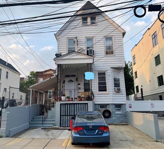 308 8th St, Union City, NJ 07087