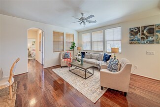 25533 Huxley Dr, Valencia, CA 91381