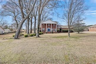 343 Walleye Dr, Russellville, AR 72802