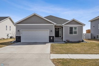 5944 58th St S, Fargo, ND 58104
