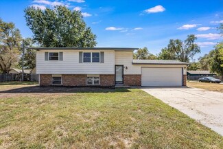 409 Holly Ln, Newton, KS 67114
