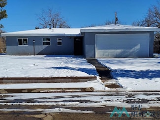 3307 Chiquita Ln, Roswell, NM 88201