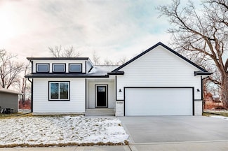 2390 Emma Ave, Des Moines, IA 50321
