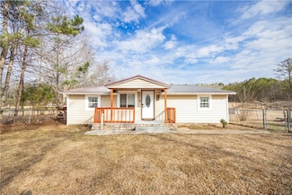 646 Byrd Ave, Smiths Station, AL 36877